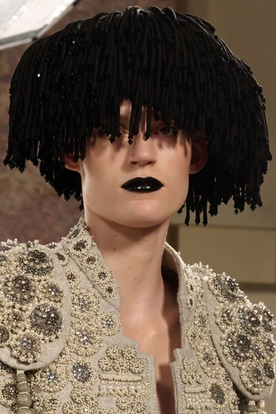 Look 35